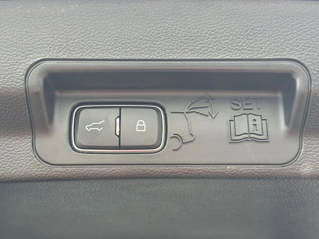 Used 2020 Ford Explorer XLT w/ Equipment Group 202A image 41