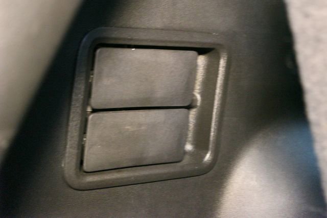 Used 2023 GMC Acadia SLE FWD image 18