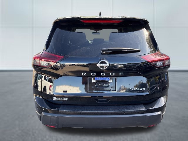 Used 2024 Nissan Rogue SV AWD/4WD image 3