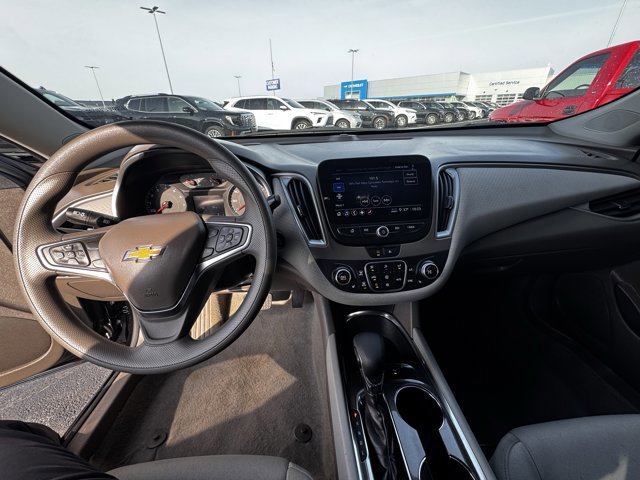 Used 2025 Chevrolet Malibu LT image 14