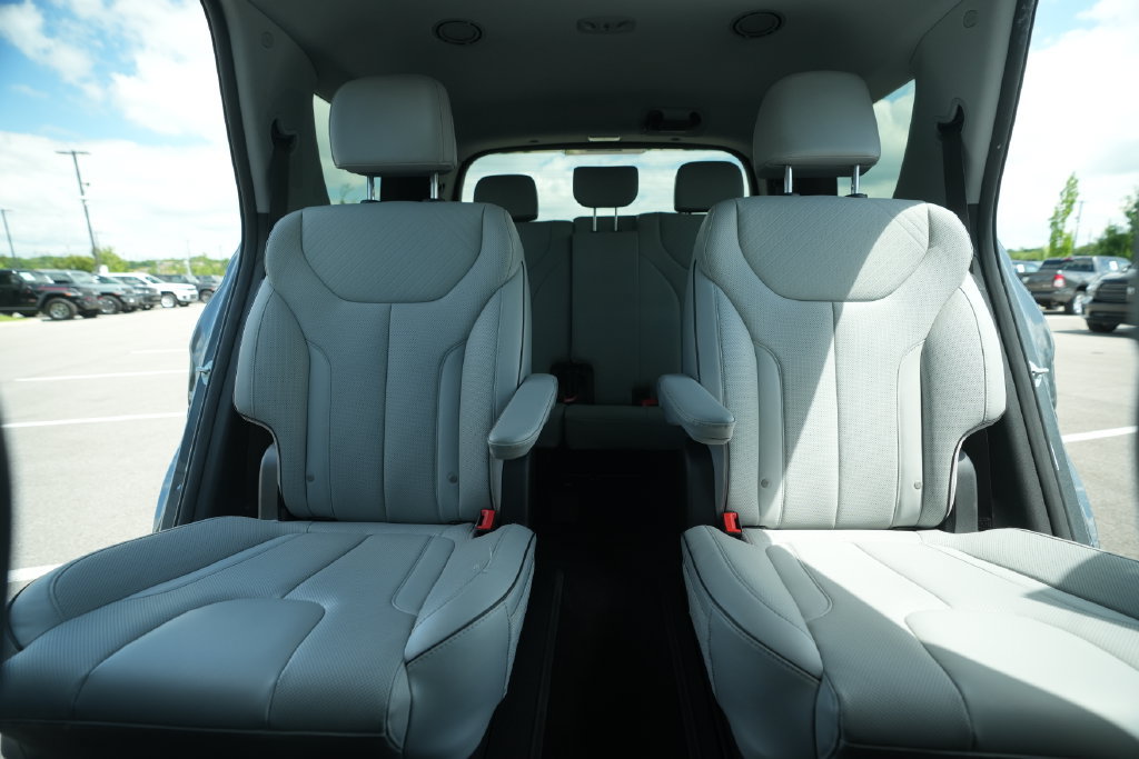 Used 2025 Hyundai Palisade SEL FWD image 39