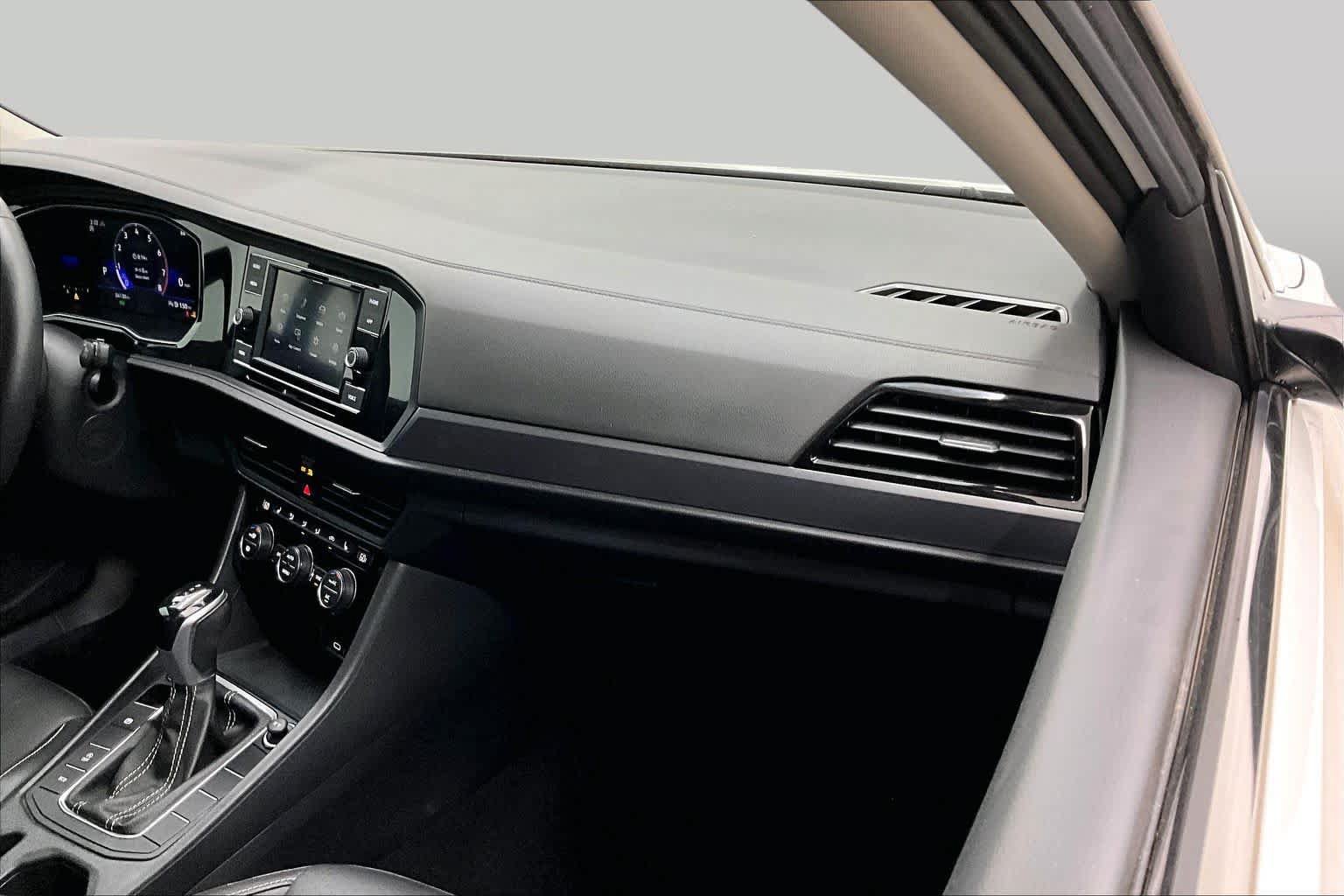 Used 2022 Volkswagen Jetta SE FWD image 17