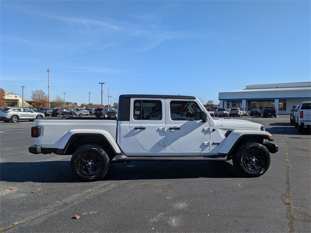 Used 2023 Jeep Gladiator Sport image 2