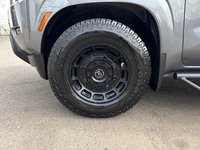 Used 2021 Nissan Frontier SV w/ Midnight Edition Floor Mats image 23