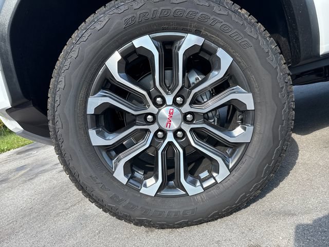New 2026 GMC Canyon Denali w/ LPO, Black Badging Package AWD/4WD image 10