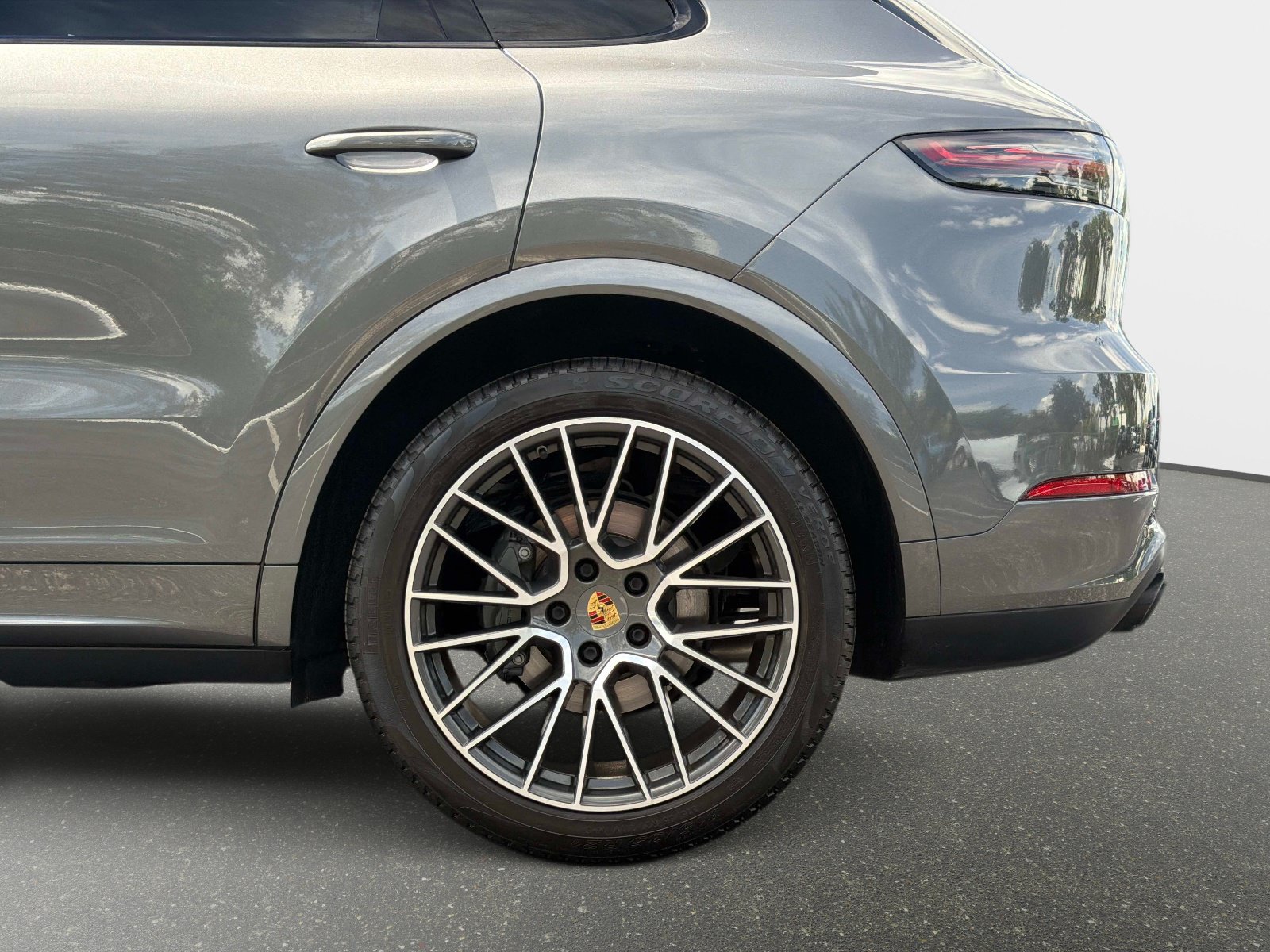 Used 2019 Porsche Cayenne S AWD/4WD image 14
