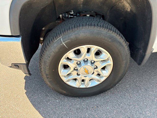 Used 2023 Chevrolet Silverado 2500 LT AWD/4WD image 10