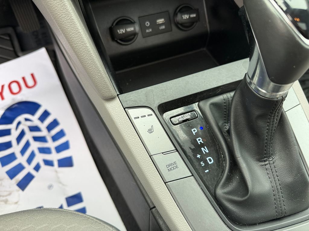 Used 2020 Hyundai Elantra Value Edition w/ Winter Weather Package image 17