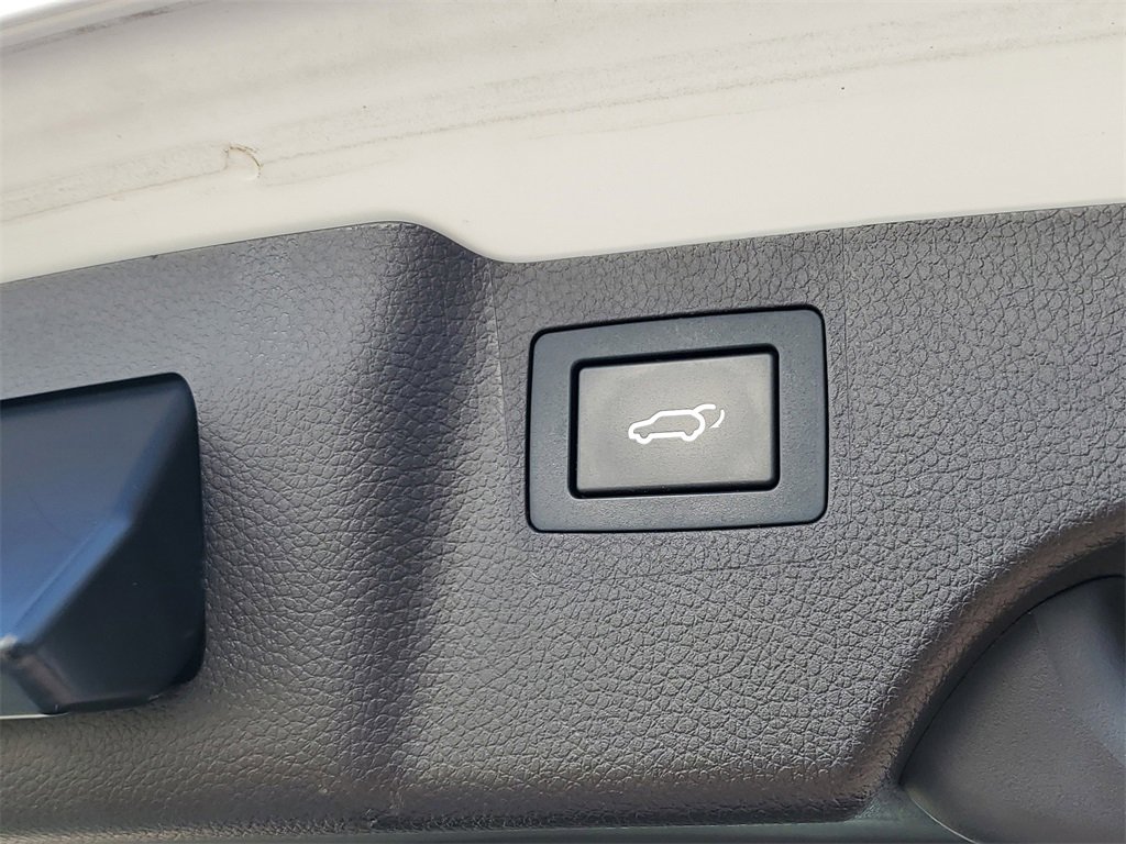 Used 2017 Hyundai Santa Fe Sport w/ 2.0T Ultimate Tech Package 05 image 11