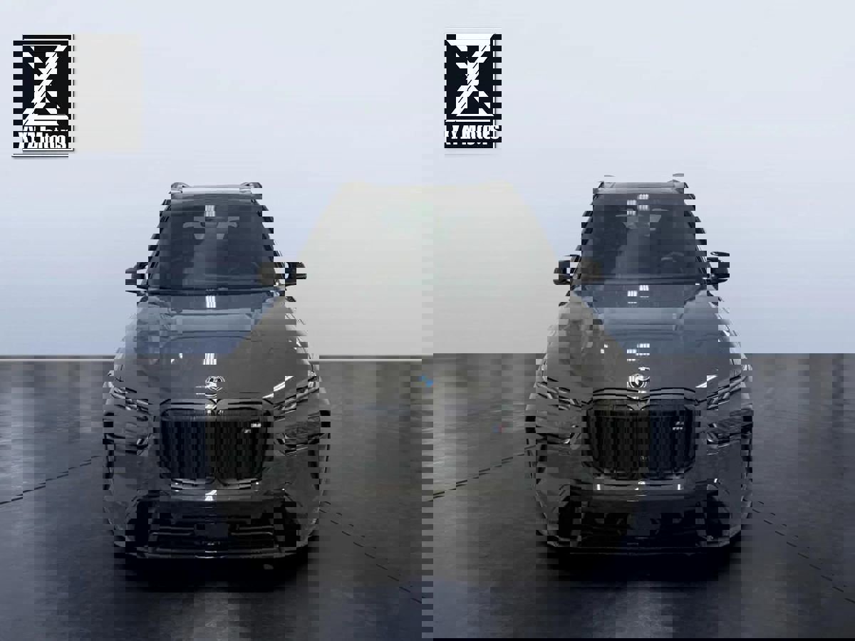 Used 2023 BMW X7 M60i image 10