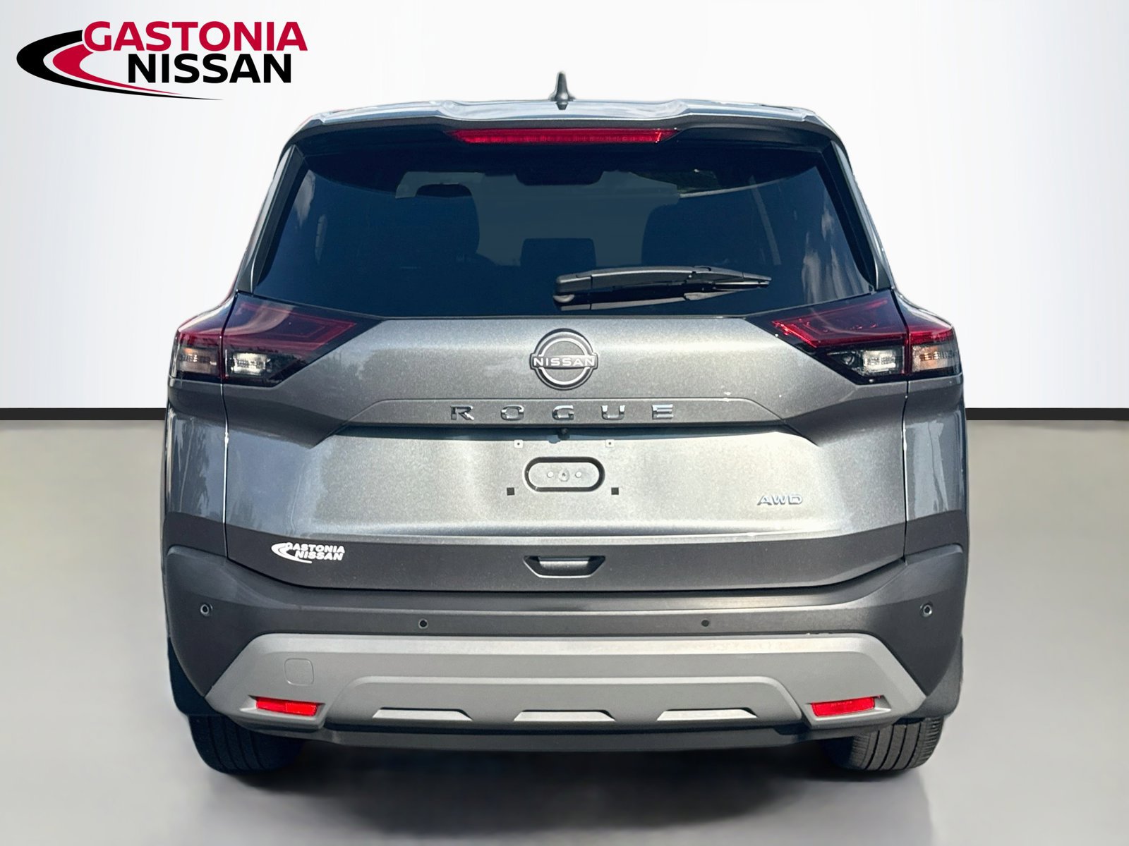 Used 2023 Nissan Rogue S AWD/4WD image 7