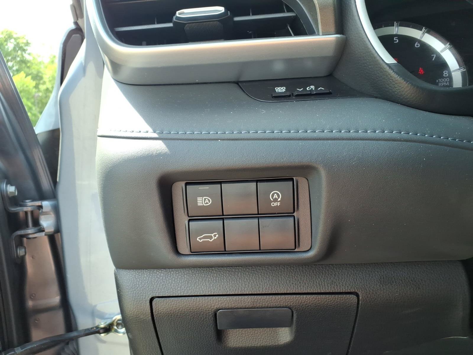 Used 2023 Toyota Highlander XLE AWD/4WD image 20