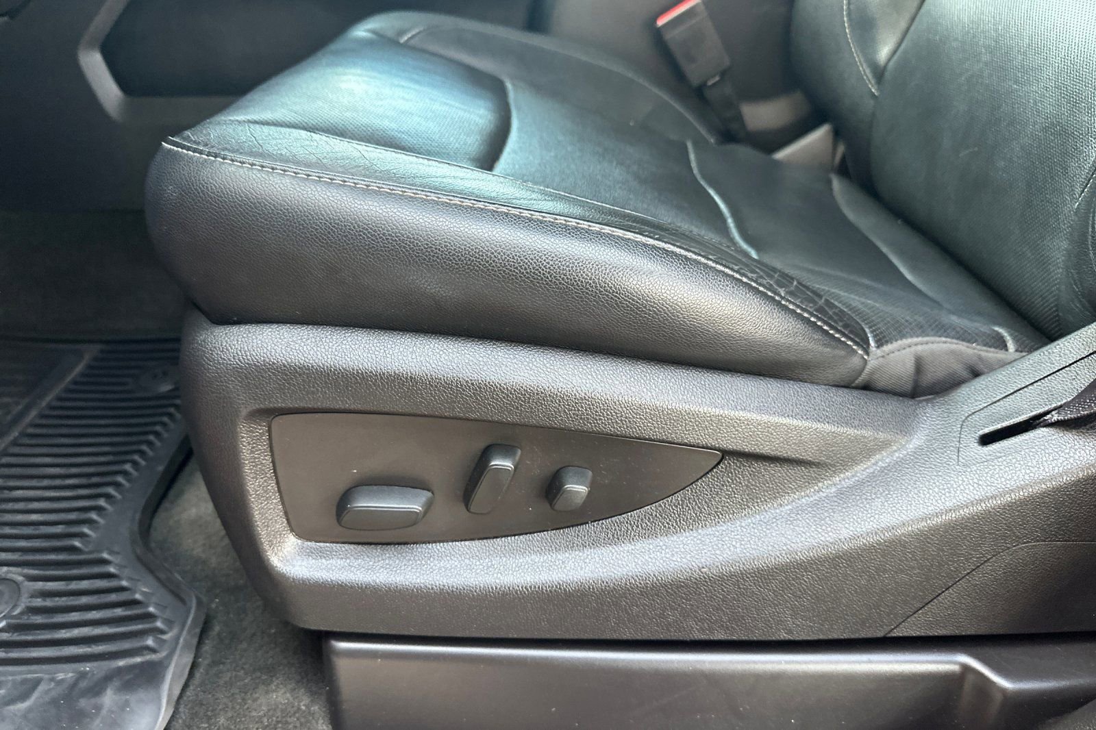 Used 2016 GMC Sierra 2500 SLT w/ Duramax Plus Package image 12