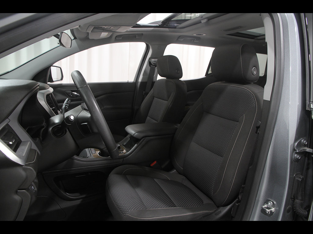 Certified 2023 GMC Acadia SLE w/ Driver Convenience Package AWD/4WD image 5
