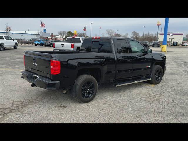 Used 2018 Chevrolet Silverado 1500 LT w/ Midnight Edition AWD/4WD image 34