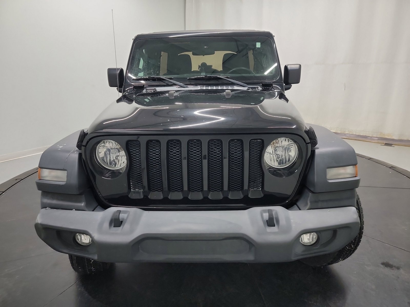 Used 2018 Jeep Wrangler Unlimited Sport image 2