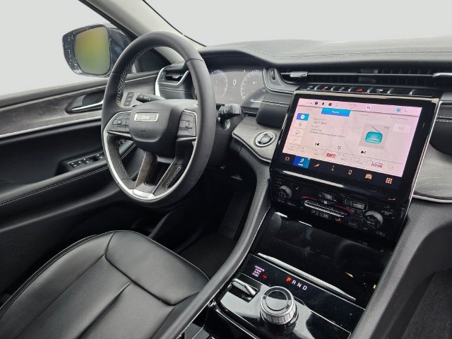 Used 2023 Jeep Grand Cherokee L Limited AWD/4WD image 11