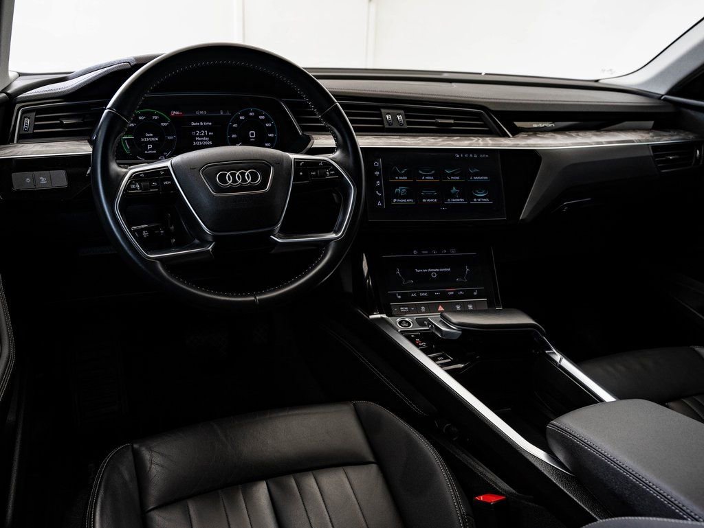 Used 2021 Audi e-tron Premium w/ Convenience Plus Package AWD/4WD image 4