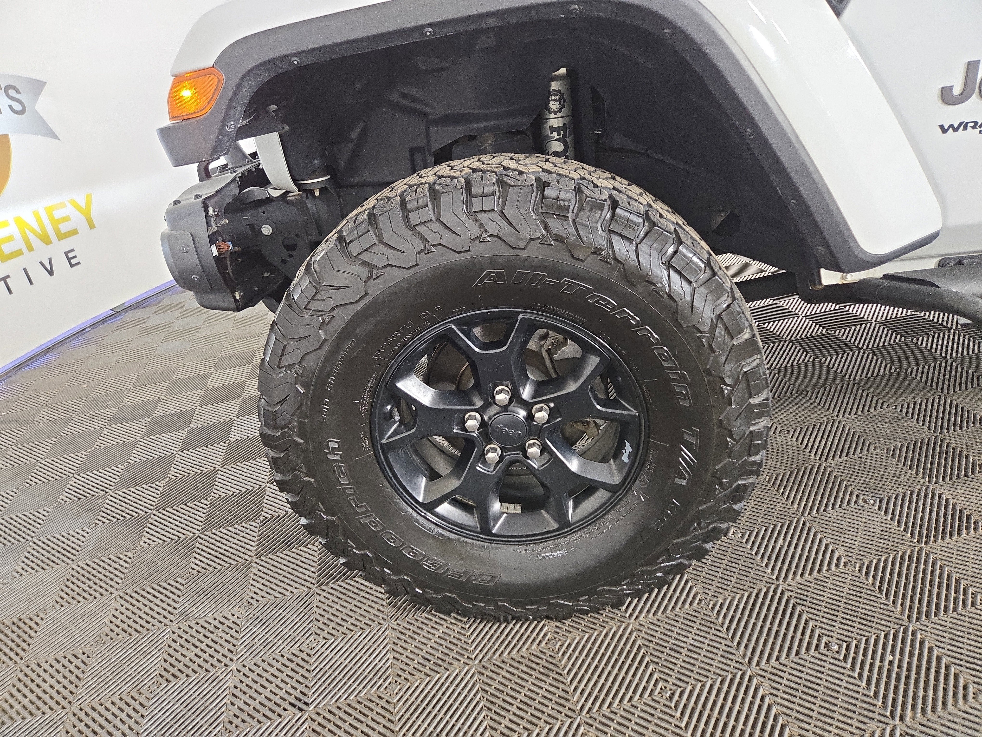 Used 2018 Jeep Wrangler Unlimited Sahara w/ Quick Order Package 24M Moab image 35