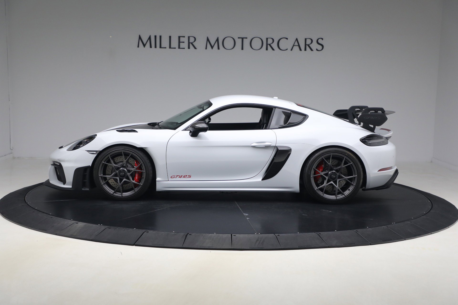 Used 2023 Porsche 718 Cayman GT4 RS RWD image 3