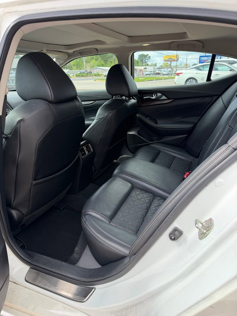 Used 2017 Nissan Maxima Platinum image 9