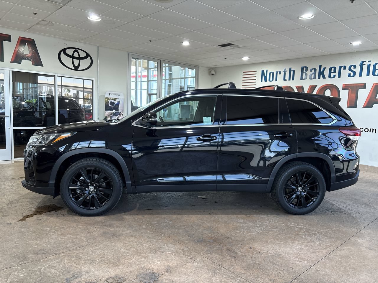 Certified 2019 Toyota Highlander SE FWD image 7