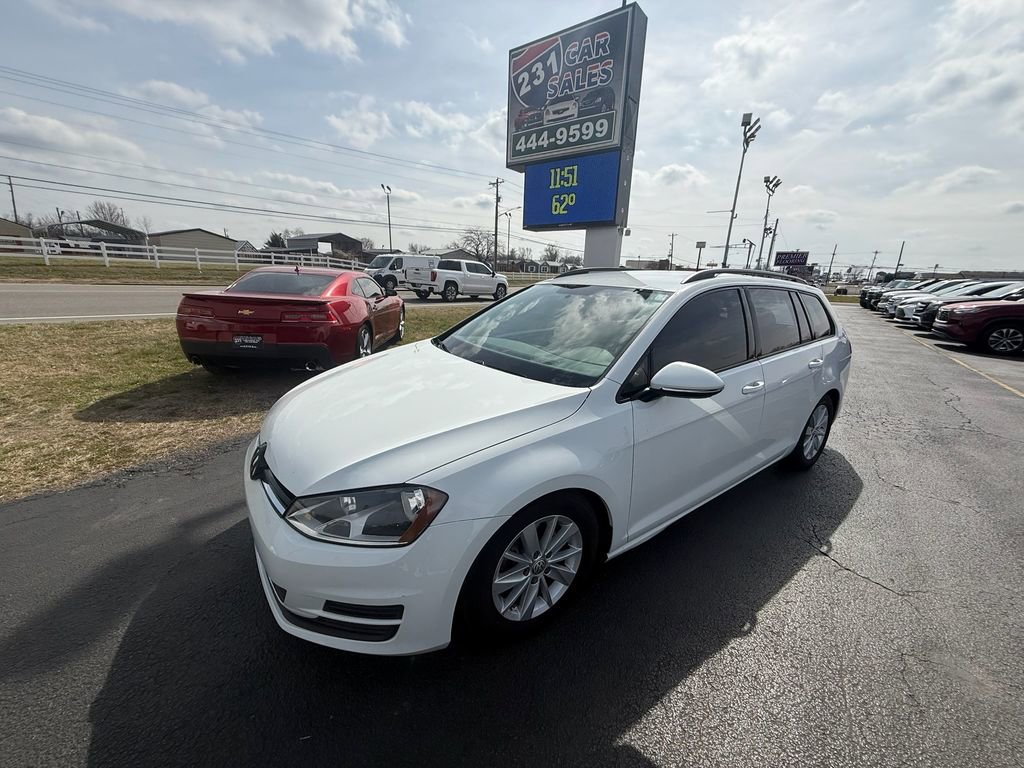 Used 2016 Volkswagen Golf S image 8