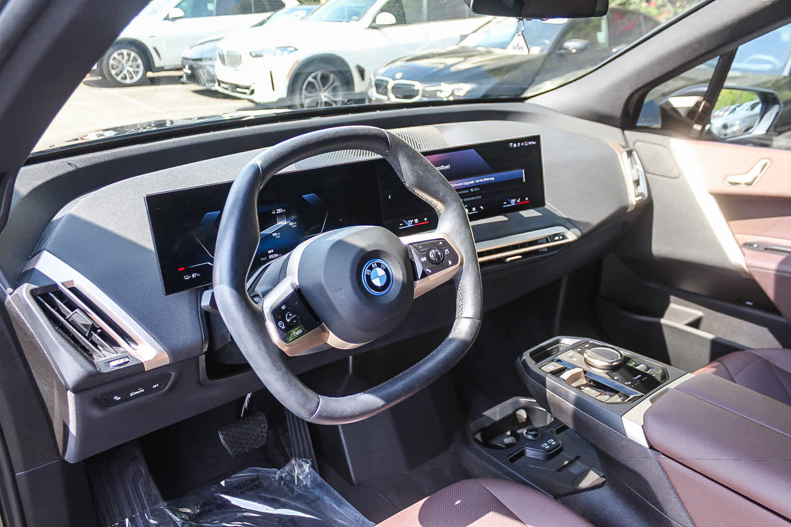 Certified 2024 BMW iX xDrive50 w/ Sport Package AWD/4WD image 15