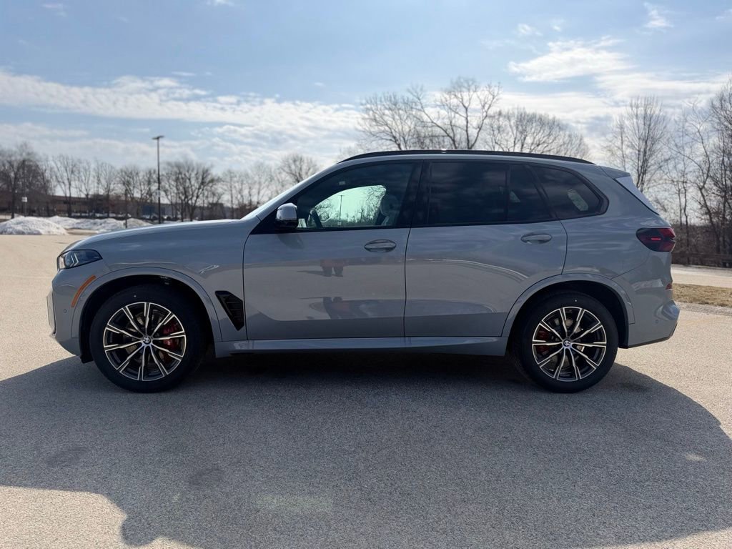 New 2026 BMW X5 xDrive40i w/ M Sport Package image 3