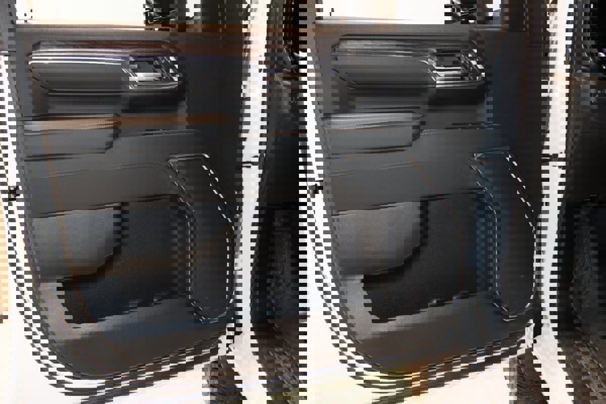 Used 2024 Chevrolet Silverado 2500 LTZ image 30