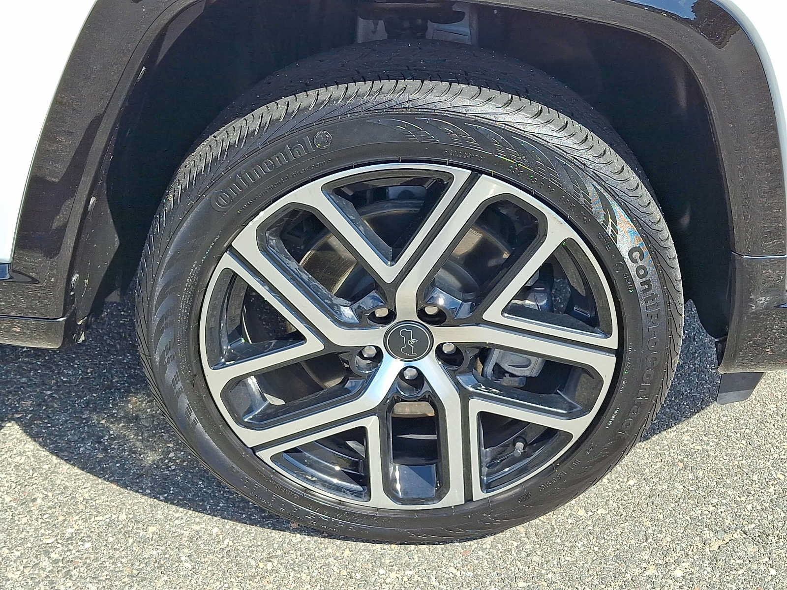 Certified 2025 Jeep Compass Limited w/ Elite Group AWD/4WD image 8