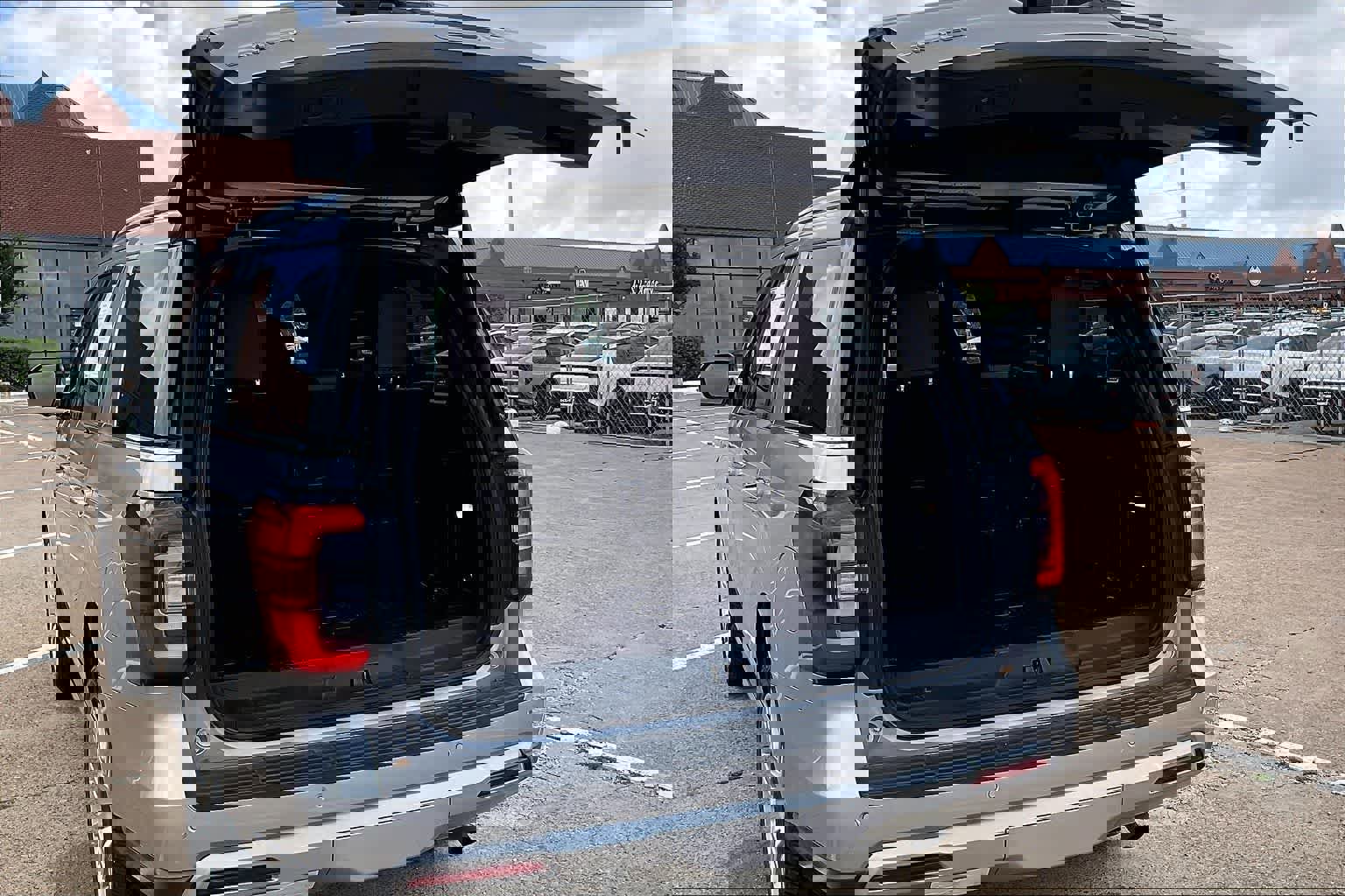 Used 2024 Ford Expedition Limited image 18