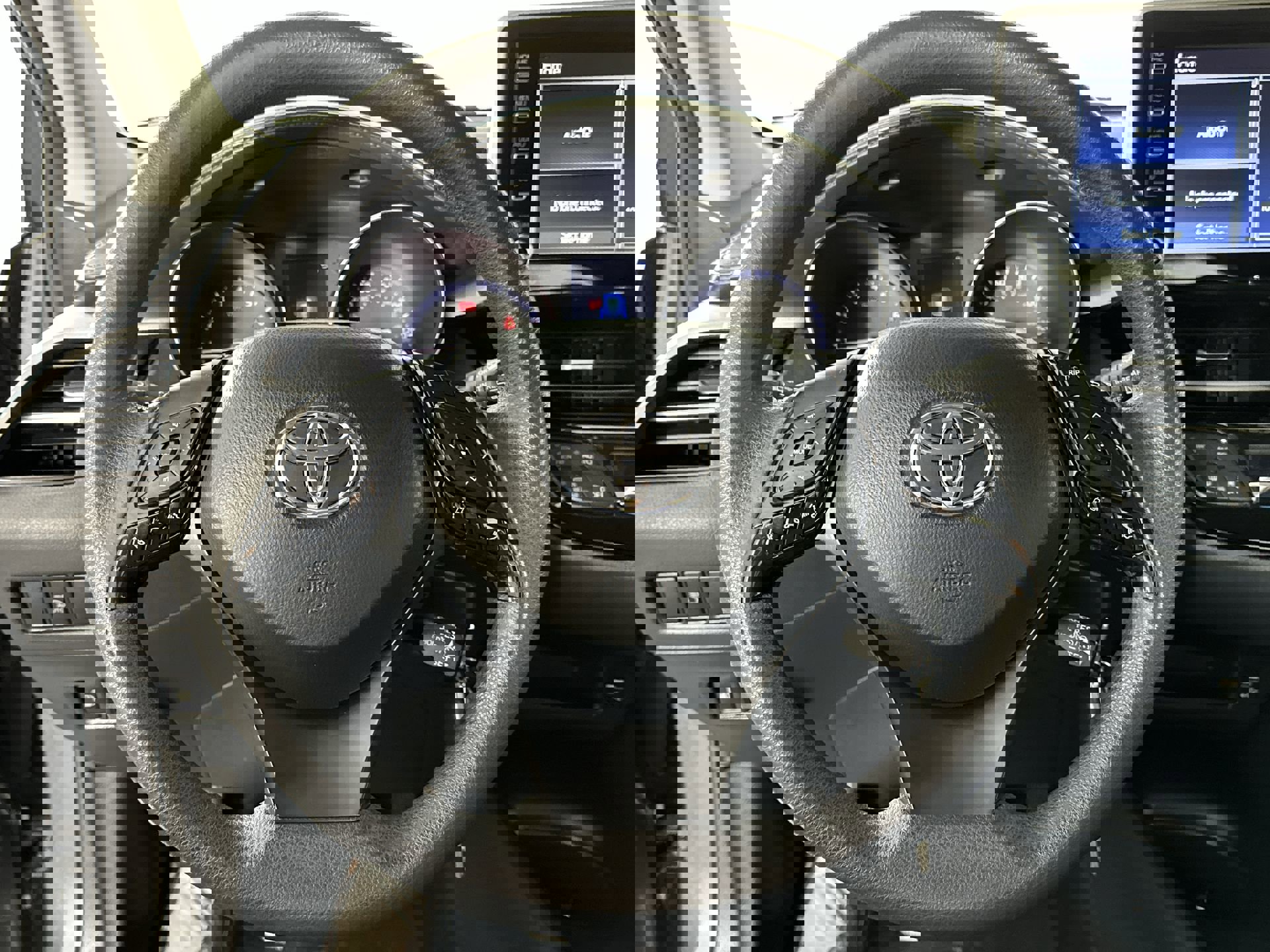 Used 2021 Toyota C-HR LE image 18