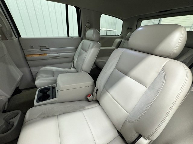 Used 2008 Chrysler Aspen Limited image 11