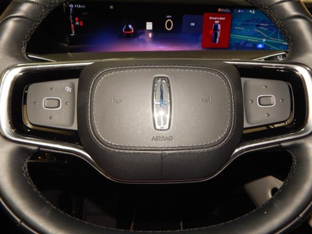 Used 2024 Lincoln Nautilus Premier image 24