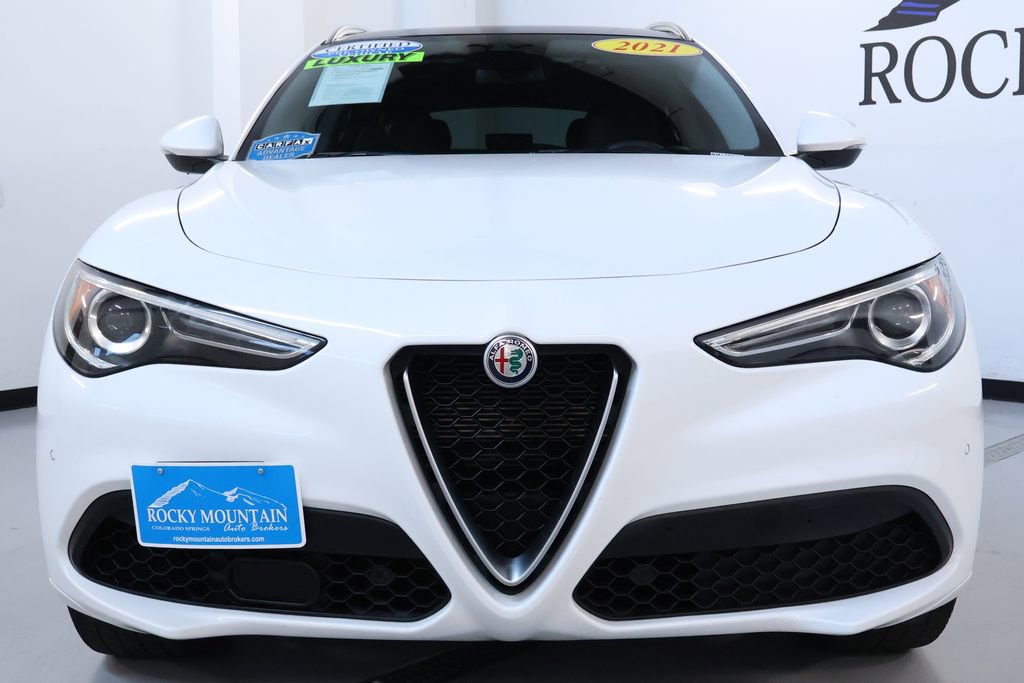 Used 2021 Alfa Romeo Stelvio Ti image 2