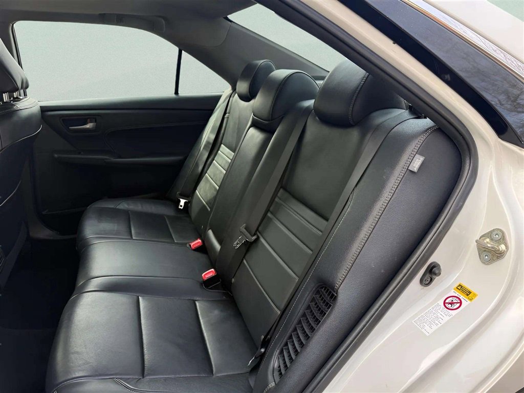 Used 2016 Toyota Camry XLE w/ Moonroof Package FWD image 15