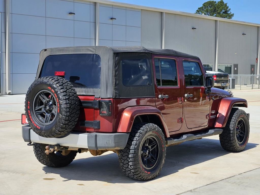 Used 2010 Jeep Wrangler Unlimited Sahara w/ Dual Top Group AWD/4WD image 8