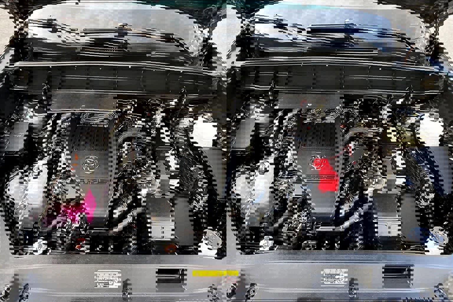 Used 2024 Toyota Highlander LE image 9