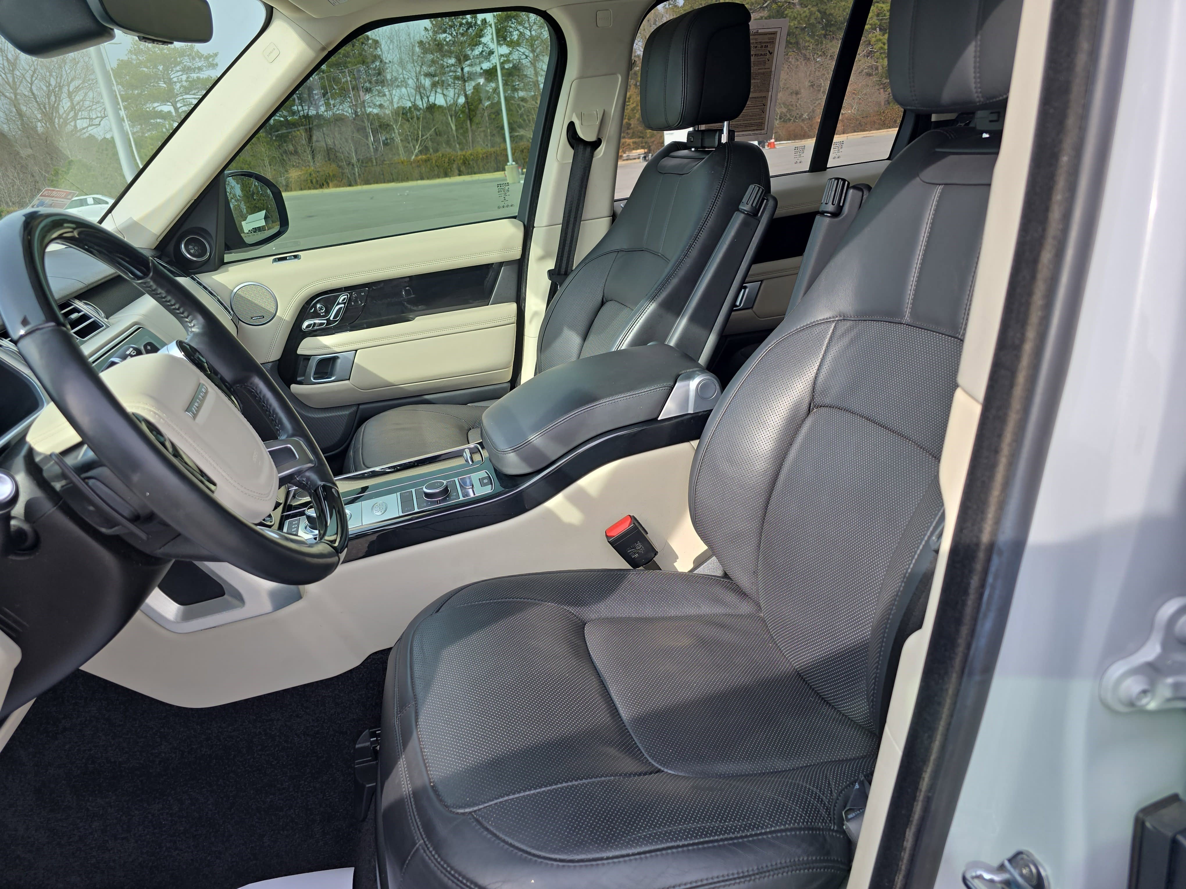 Used 2020 Land Rover Range Rover HSE image 14