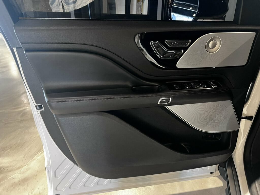 Used 2023 Lincoln Aviator Reserve w/ Equipment Group 201A AWD/4WD image 10