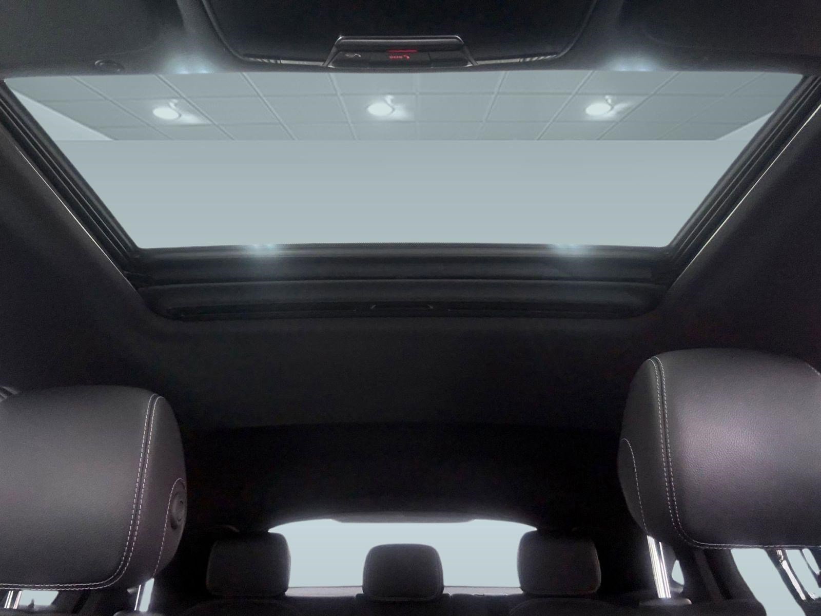 Used 2023 Mercedes-Benz GLC 300 4MATIC Coupe image 13