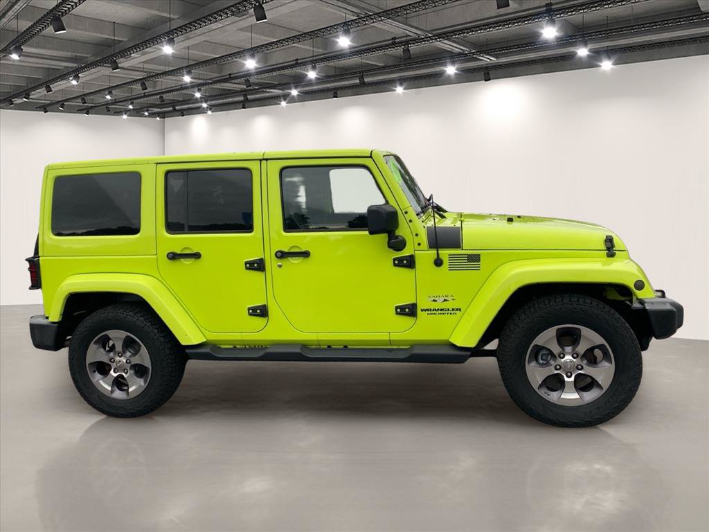 Used 2016 Jeep Wrangler Unlimited Sahara w/ Connectivity Group AWD/4WD image 8