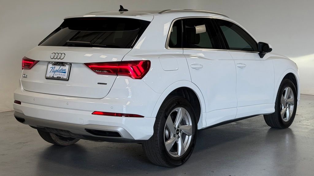 Used 2022 Audi Q3 2.0T Premium w/ Convenience Package AWD/4WD image 3