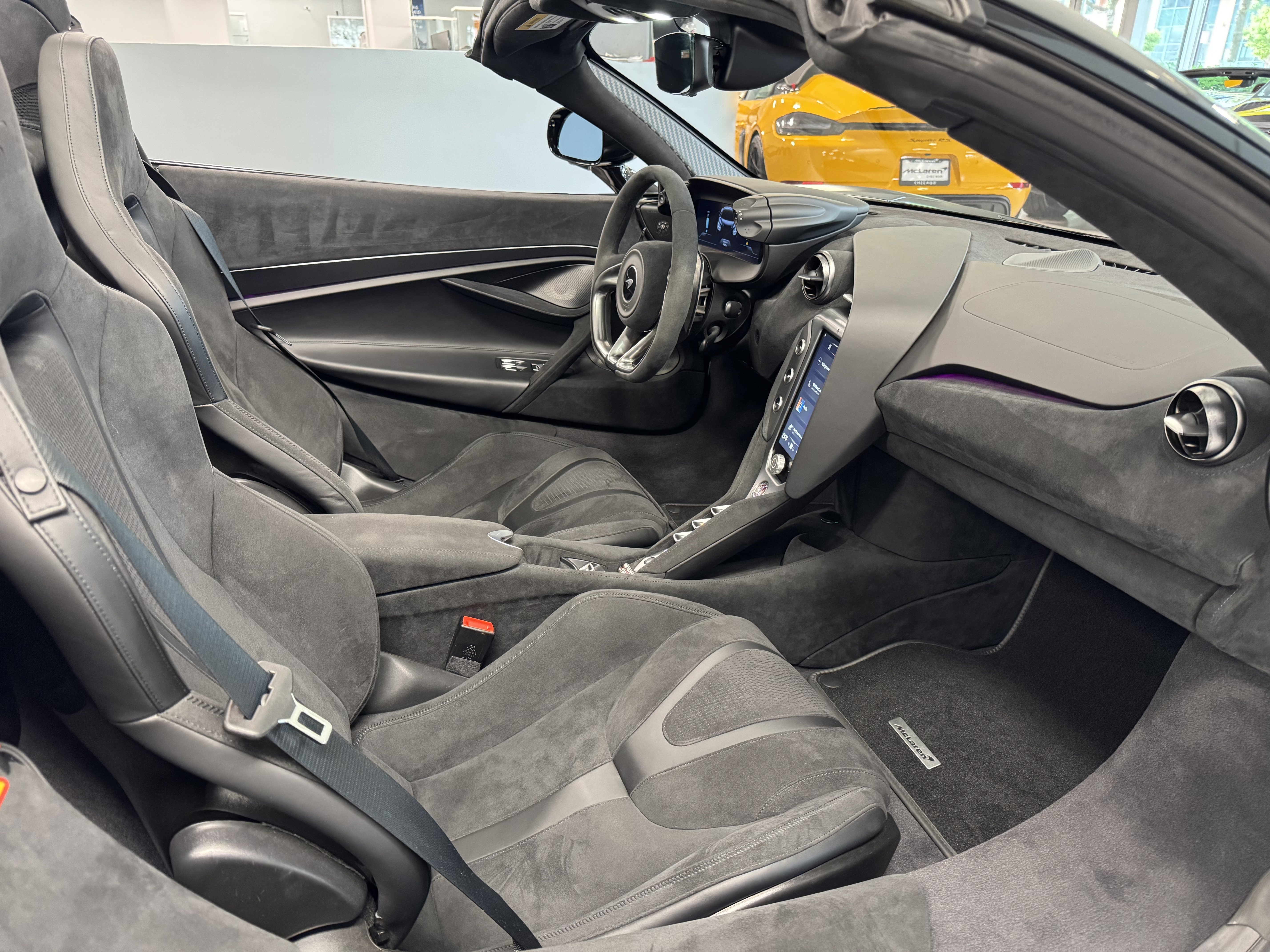 Used 2024 McLaren 750S Spider image 15