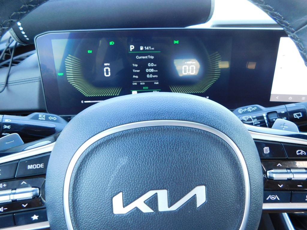 Used 2025 Kia Carnival EX FWD image 39