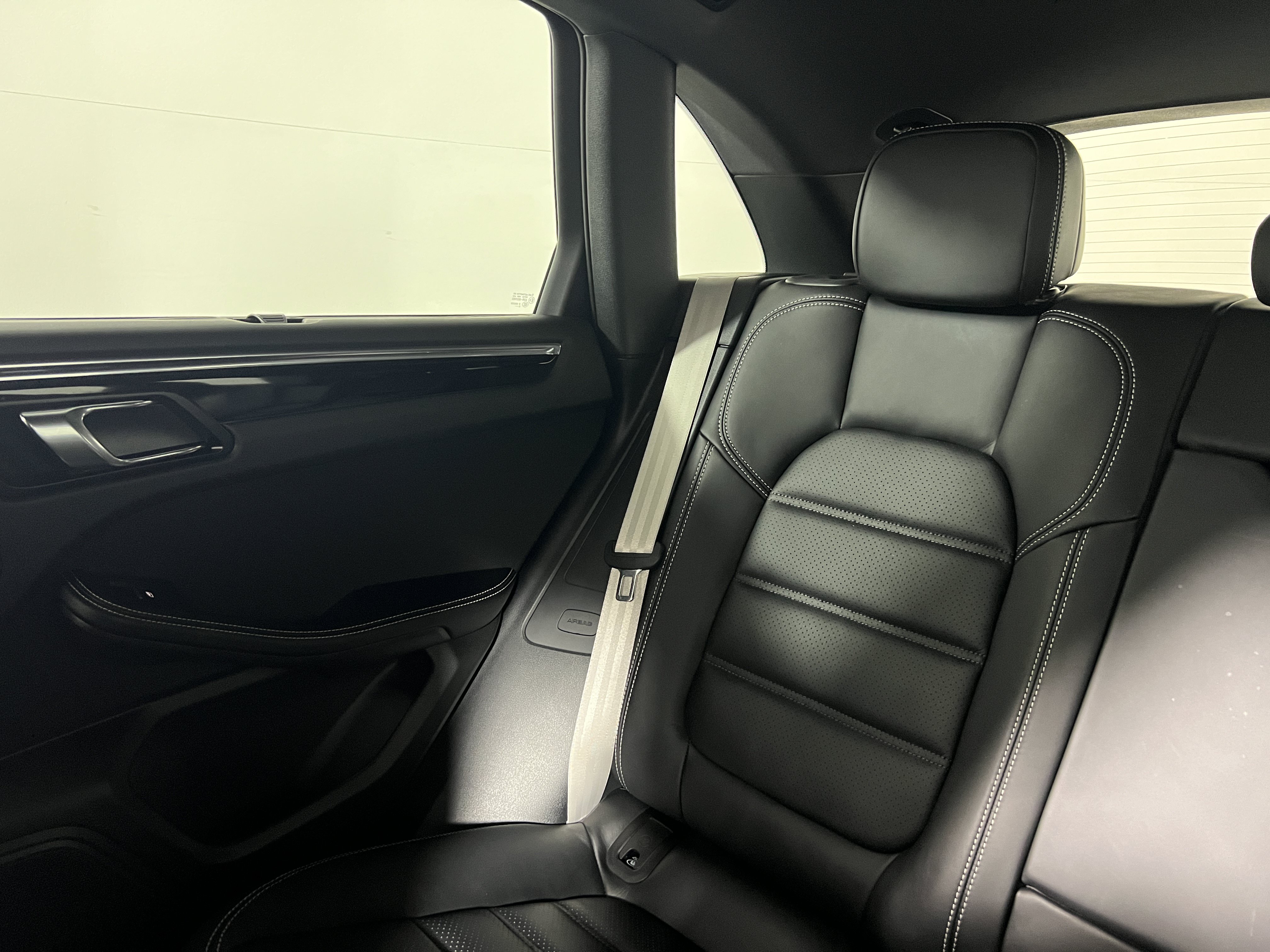 Certified 2026 Porsche Macan S AWD/4WD image 15