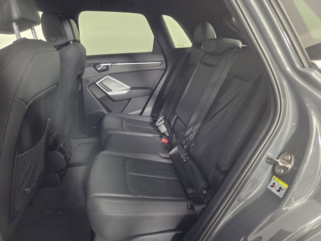 Used 2019 Audi Q3 2.0T Premium w/ Convenience Package AWD/4WD image 23