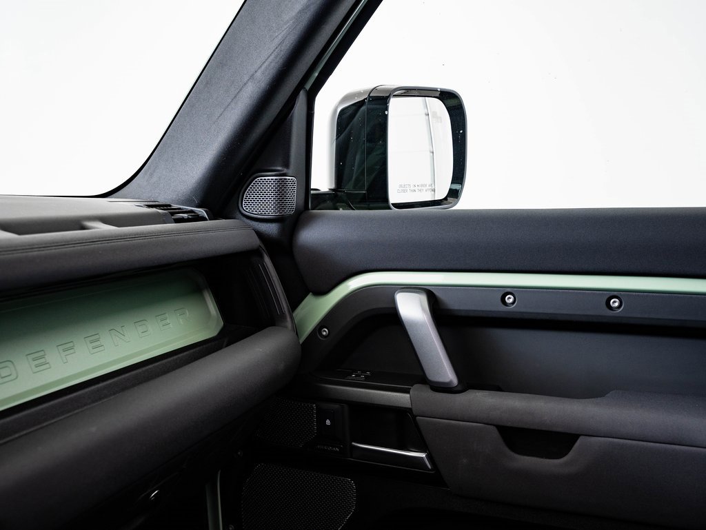 Used 2023 Land Rover Defender 110 75th Limited Edition image 38