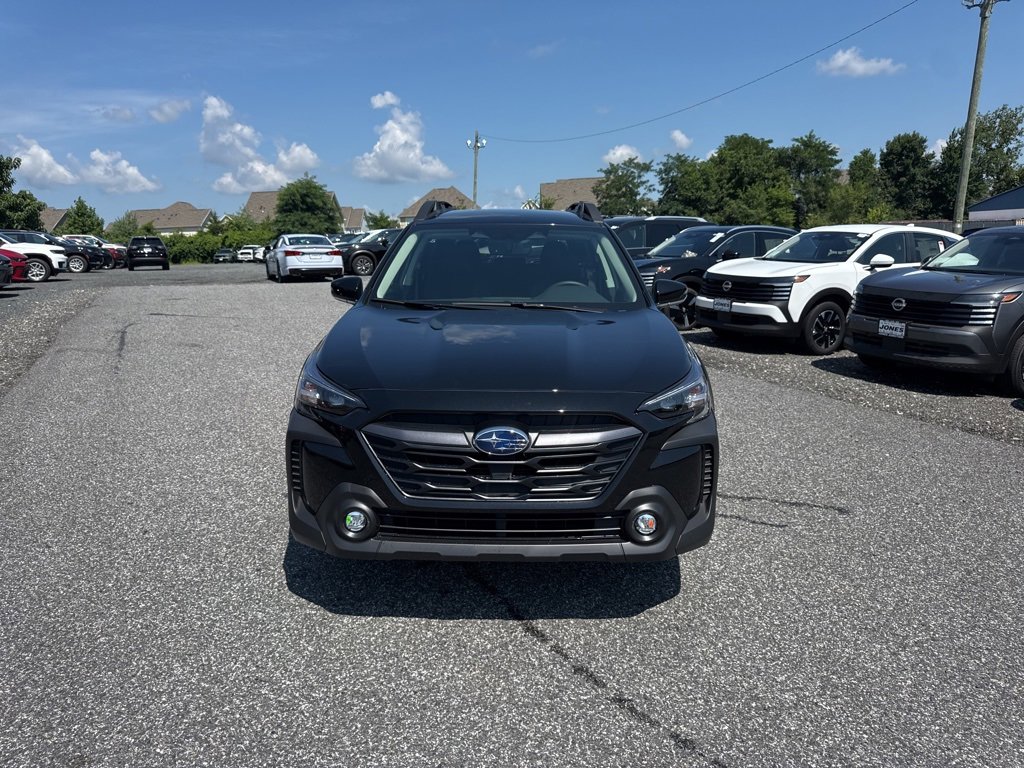 Used 2025 Subaru Outback Premium image 3